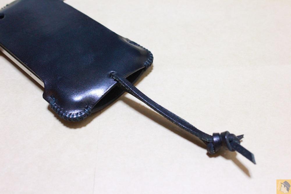 ストラップ（尻尾） - ストラップが付いたabicase（アビケース）、指に付けることでiPhoneの落下防止 / iPhone 4S [レビュー 6/40]
