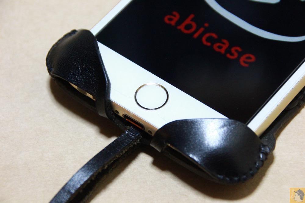 指紋認証対応 - iPhone 6/6s用abicase（アビケース）はスリープボタンが移動したことで上部のデザインが変更されフラットに / iPhone 6/6s [レビュー 29/40]